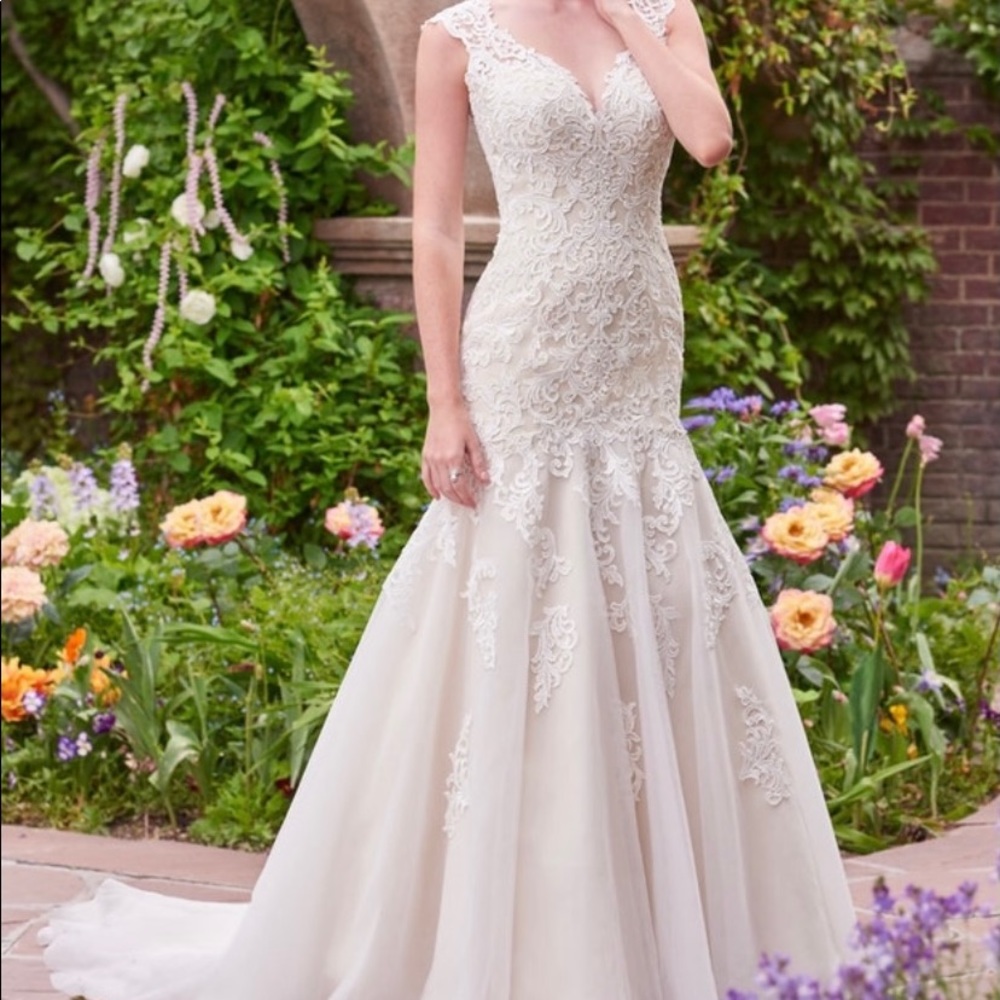 NWT Lace Wedding Dress